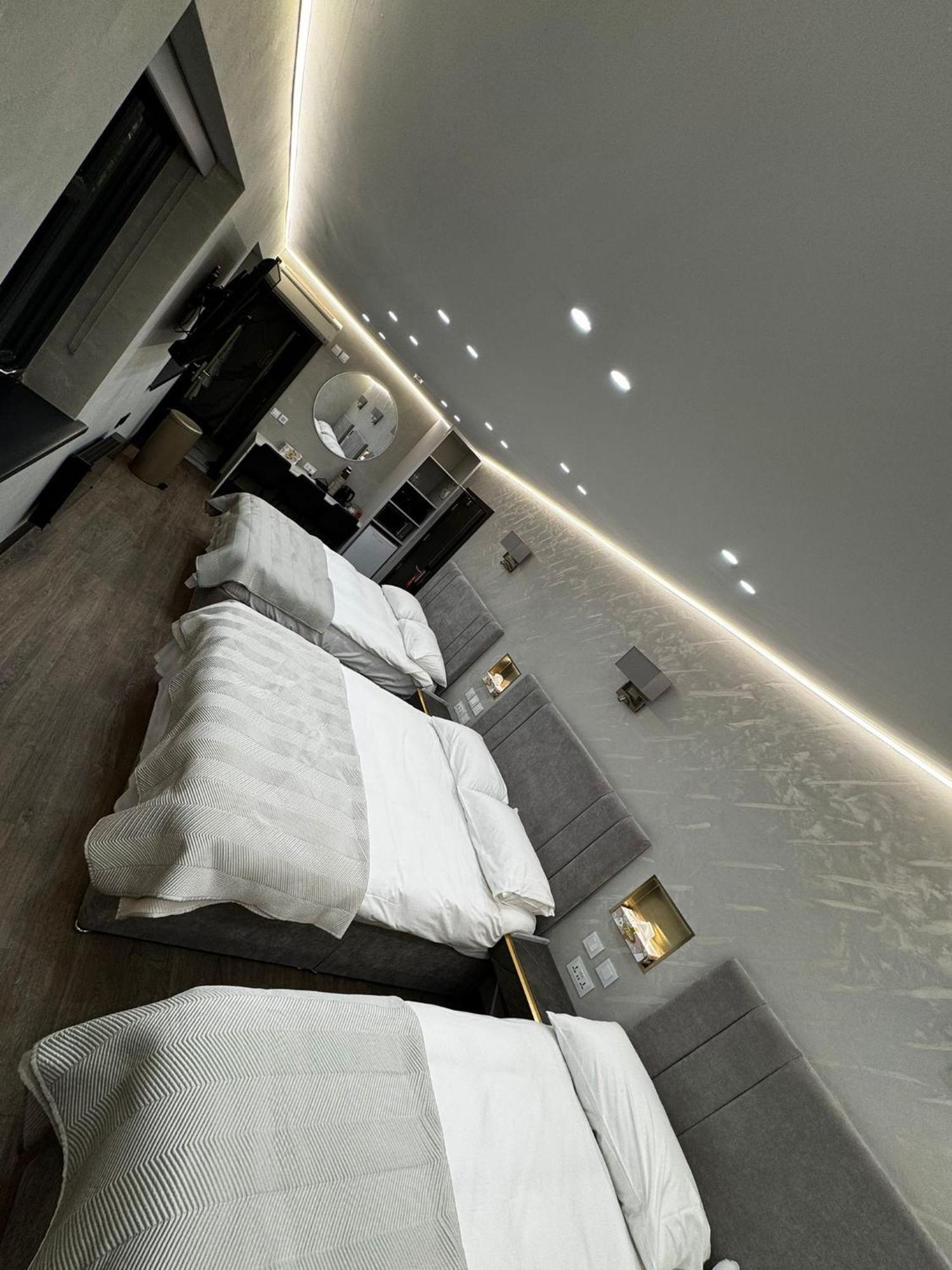Park Avenue Hotel London Exterior photo